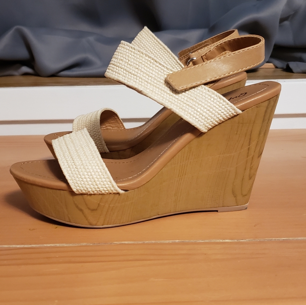Shoes - Picture 6 of 6